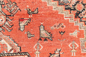 Lori is a handmade Vintage Malayer rug, woven in the North West of Persia. The Malayer region is known for producing some of the most ornate Persian carpets, often known for their mesmerising and intricate repeating patterns.