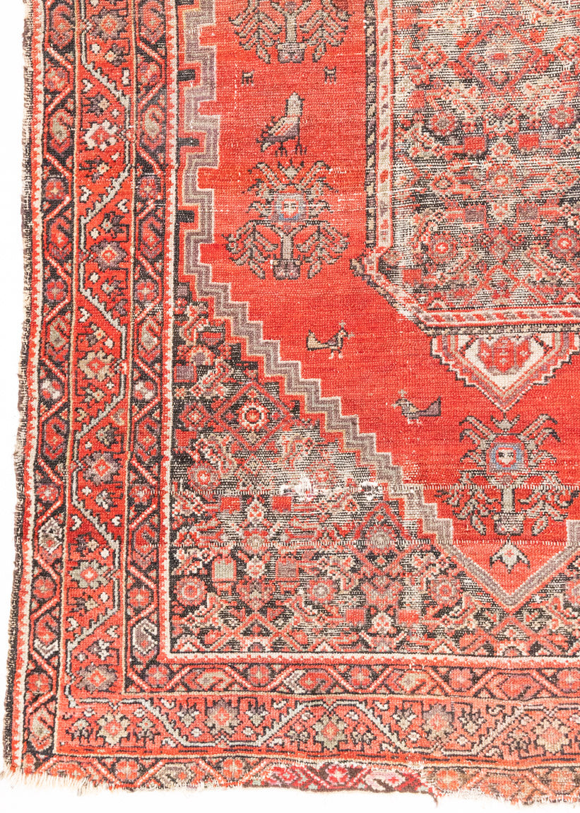 Lori is a handmade Vintage Malayer rug, woven in the North West of Persia. The Malayer region is known for producing some of the most ornate Persian carpets, often known for their mesmerising and intricate repeating patterns.