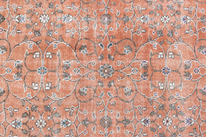 Introducing Amber, a handmade vintage Turkish rug. This beautiful vintage carpet features a beautiful rust colour palette and floral design.