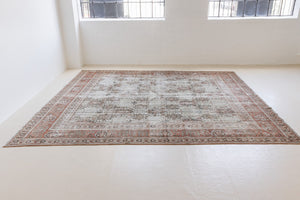 This is a handmade antique Tabriz rug woven in Persia. The Tabriz region is known for producing some of the most ornate Persian carpet, often known for their mesmerising and intricate repeating patterns.