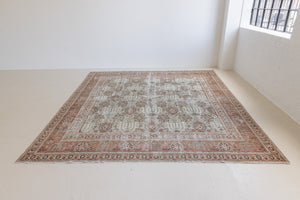This is a handmade antique Tabriz rug woven in Persia. The Tabriz region is known for producing some of the most ornate Persian carpet, often known for their mesmerising and intricate repeating patterns.