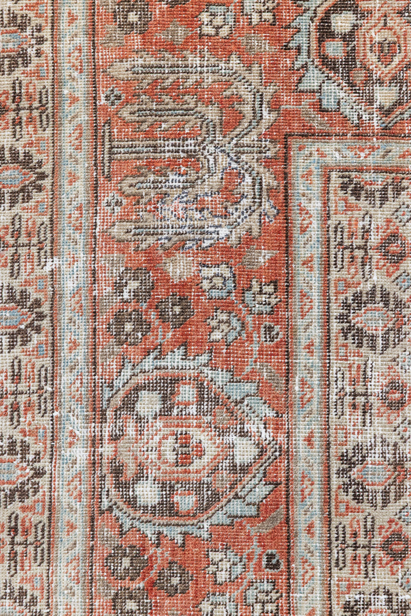 This is a handmade antique Tabriz rug woven in Persia. The Tabriz region is known for producing some of the most ornate Persian carpet, often known for their mesmerising and intricate repeating patterns.