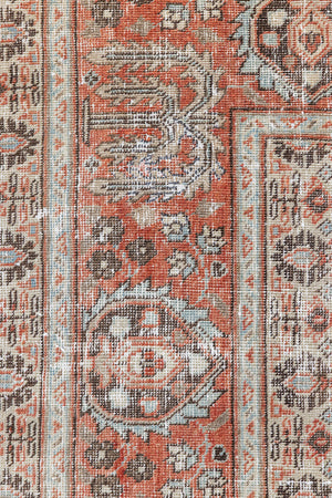 This is a handmade antique Tabriz rug woven in Persia. The Tabriz region is known for producing some of the most ornate Persian carpet, often known for their mesmerising and intricate repeating patterns.