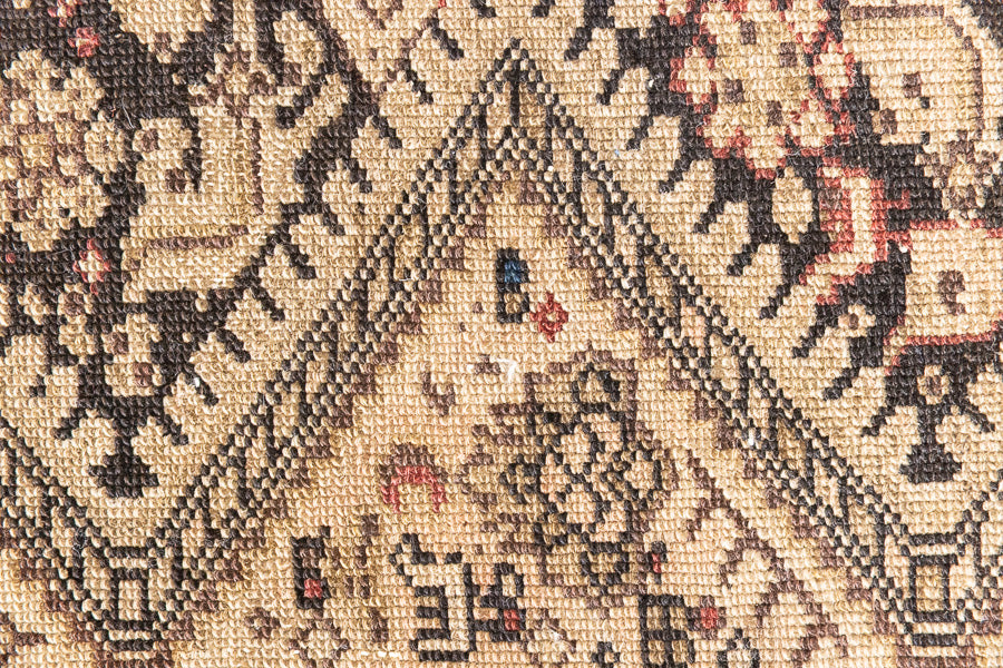 This a Vintage Persian Rug from Qashqai in Persia. This hand woven Carpet features a lovely pink and dark brown colour palette with a central medallion design.