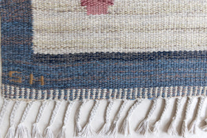 A Vintage Swedish Rug c1960. An original röllakan flatweave carpet featuring a unique design. 