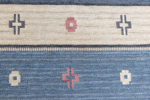 A Vintage Swedish Rug c1960. An original röllakan flatweave carpet featuring a unique design. 