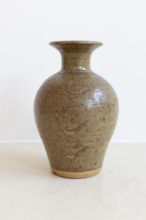 A GLAZED STUDIO POTTERY VASE