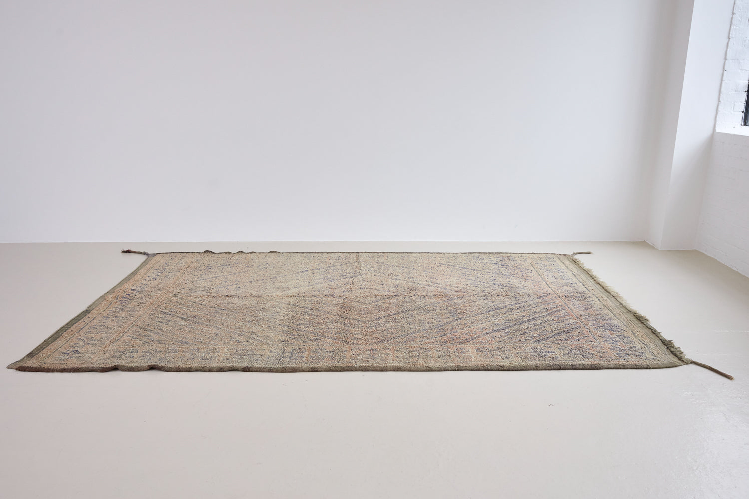 Juniper Beni M’guild rug with a thick pile and pretty diamond pattern. Beautiful textured carper in a peach colour