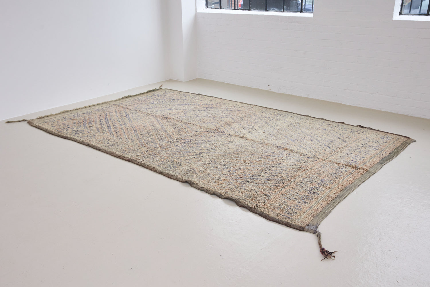 Juniper Beni M’guild rug with a thick pile and pretty diamond pattern. Beautiful textured carper in a peach colour