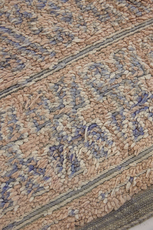 Juniper Beni M’guild rug with a thick pile and pretty diamond pattern. Beautiful textured carper in a peach colour