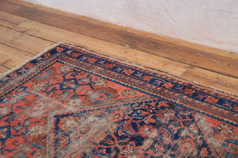 Exquisite Teresa Rug in Handmade Malayer Design - Right Corner