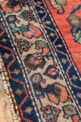 Hamadan rug with Ruby tones - Vintage and Angular designs - Main Border