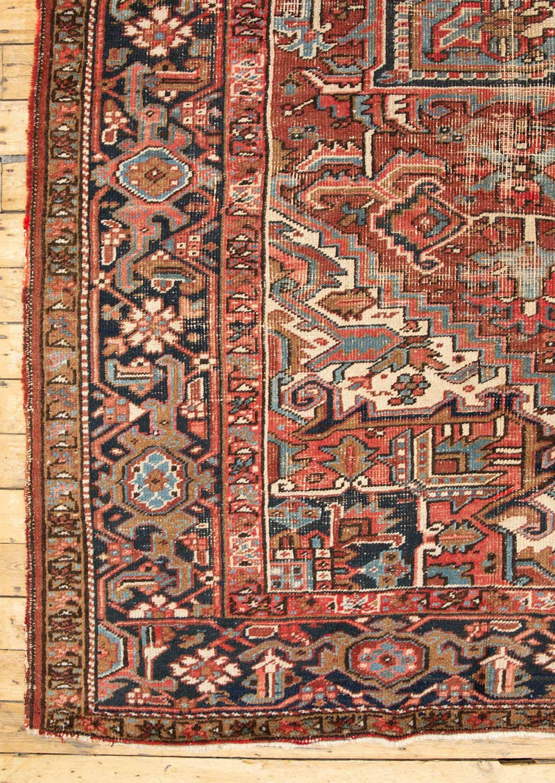 Sami Antique Rug - Heriz Persian Design - Left Corner View