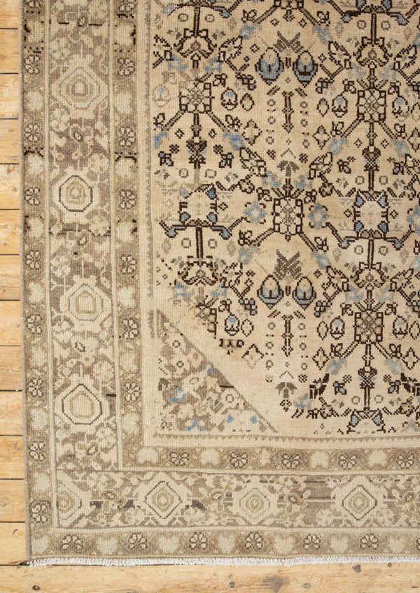 Millie - Antique Mahal rug with Earthy Tone - Left Corner View