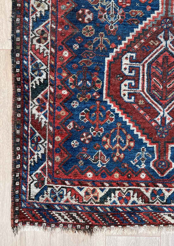 Jiro - Qashqais Nomadic Rug with Nature-inspired Motifs - Left Corner